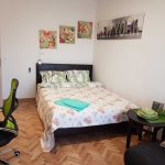 Дава се под наем Четиристаен апартамент в Варна, Общината - 15 кв.м за 204 € - Снимка #1