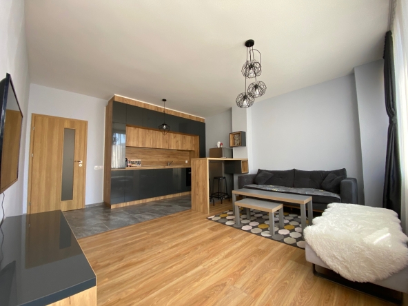 Дава се под наем Двустаен апартамент в Пловдив, Кършияка - 70 кв.м за 375 € - Снимка #1