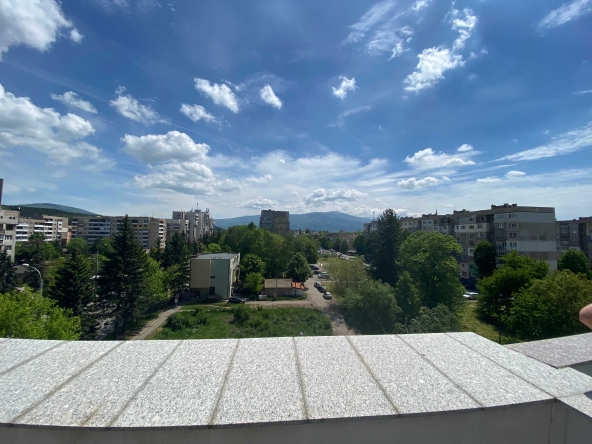 Двустаен апартамент в Перник, Изток - 102 кв.м за 981 €/кв.м - Снимка #1