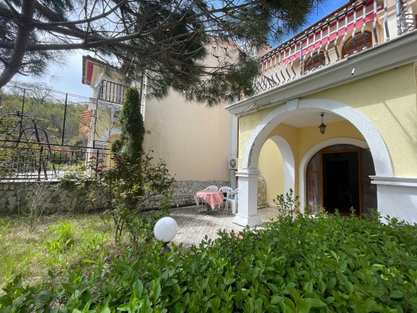 Двустаен апартамент в к.к. Елените - 72 кв.м за 1902 €/кв.м - Снимка #1