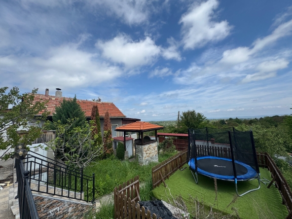 Къща в Търговище, Център - 100 кв.м за 628 €/кв.м - Снимка #1