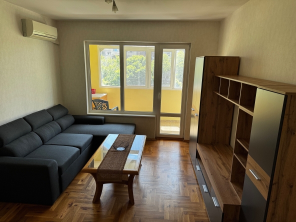 Дава се под наем Тристаен апартамент в Варна, Център - 65 кв.м за 612 € - Снимка #1