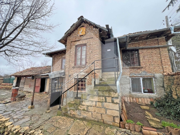 Къща в Нови пазар - 100 кв.м за 143 €/кв.м - Снимка #1