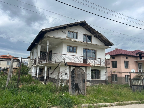 Къща в Вълчи дол - 180 кв.м за 242 €/кв.м - Снимка #1