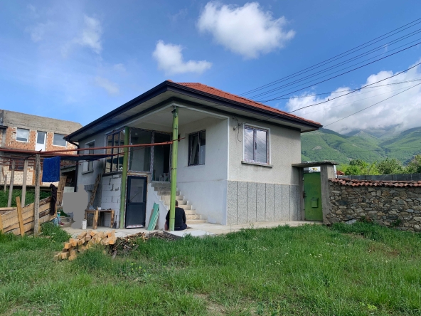 Къща в Карлово - 70 кв.м за 1093 €/кв.м - Снимка #1