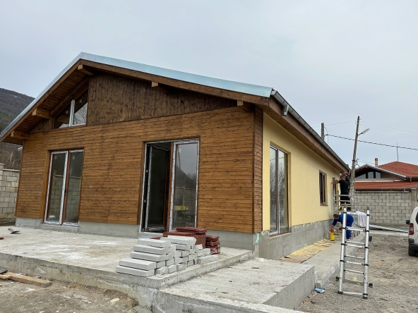 Къща в Плиска - 58 кв.м за 372 €/кв.м - Снимка #1