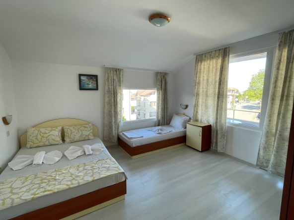 Дава се под наем Къща в Черноморец - 400 кв.м за 35.7 € - Снимка #1