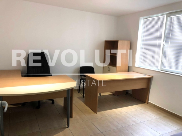 Дава се под наем Офис в Варна, Погреби - 20 кв.м за 250 € - Снимка #1