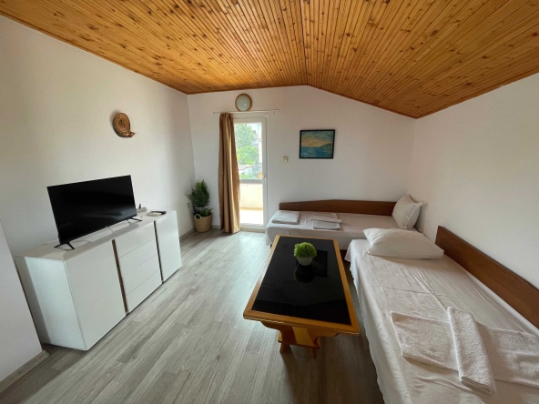 Дава се под наем Къща в Черноморец - 100 кв.м за 102 € - Снимка #1