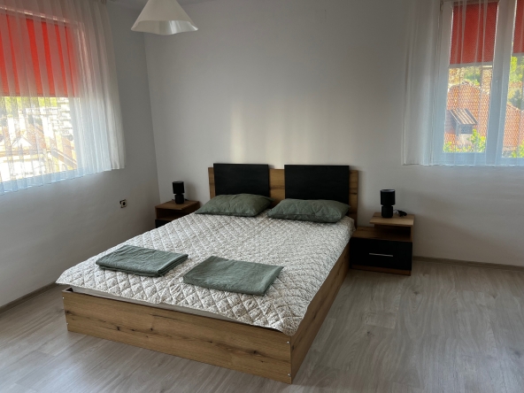 Дава се под наем Двустаен апартамент в Дупница - 55 кв.м за 280.5 € - Снимка #1