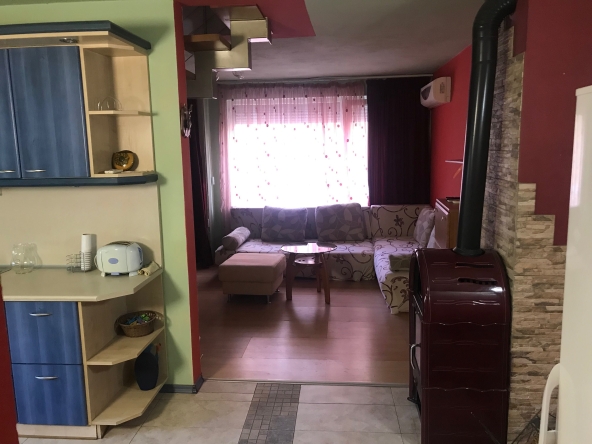 Дава се под наем Четиристаен апартамент в Благоевград, Широк център - 100 кв.м за 382.5 € - Снимка #1