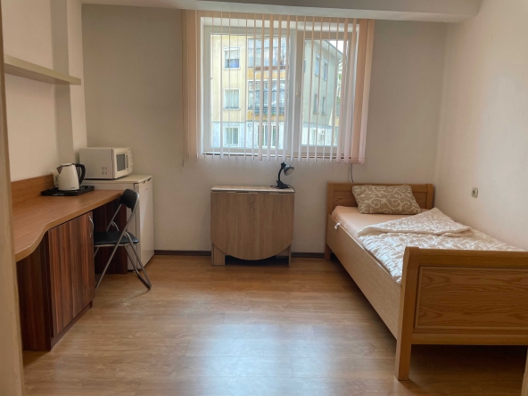 Дава се под наем Едностаен апартамент в Велико Търново, Център - 20 кв.м за 178.5 € - Снимка #1