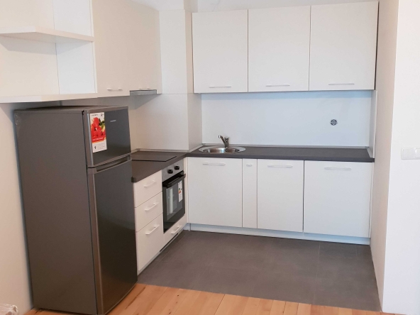 Дава се под наем Тристаен апартамент в София, Манастирски ливади - 84 кв.м за 757.86 € - Снимка #1