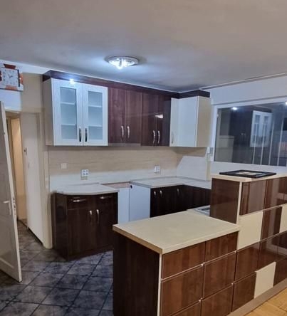 Дава се под наем Многостаен апартамент в София, Борово - 200 кв.м за 1200 € - Снимка #1