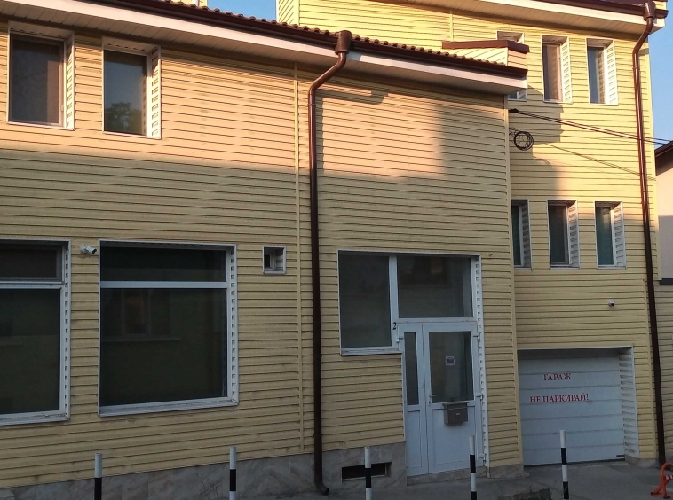 Дава се под наем Магазин в Перник, Пригаров район - 44 кв.м за 300 € - Снимка #1