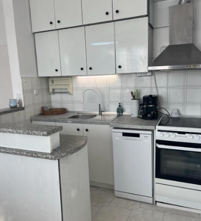 Дава се под наем Етаж от къща в Пловдив, Христо Смирненски - 120 кв.м за 613 € - Снимка #1