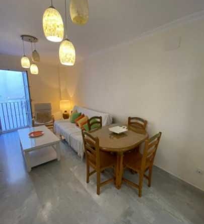 Дава се под наем Едностаен апартамент в Пловдив, Беломорски - 15 кв.м за 183.6 € - Снимка #1