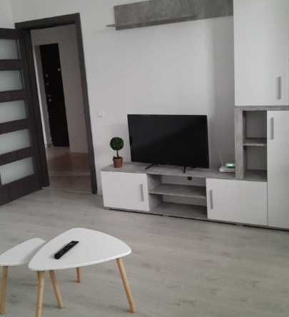 Дава се под наем Двустаен апартамент в Пловдив, Южен - 60 кв.м за 255 € - Снимка #1