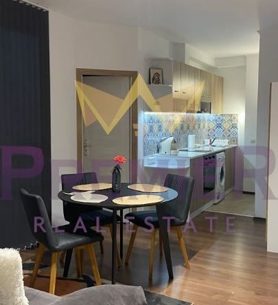 Дава се под наем Тристаен апартамент в Варна, м-т Траката - 89 кв.м за 750 € - Снимка #1