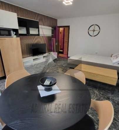 Дава се под наем Едностаен апартамент в Варна, Център - 42 кв.м за 348.84 € - Снимка #1