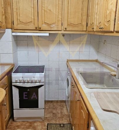 Дава се под наем Тристаен апартамент в Варна, Колхозен пазар - 118 кв.м за 612 € - Снимка #1