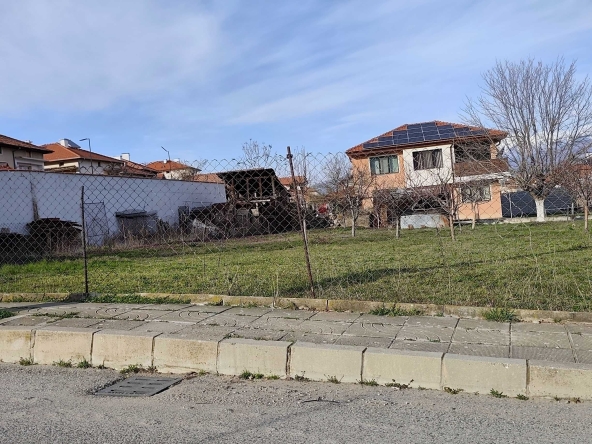 Парцел в Благоевград, Втора промишлена зона - 1190 кв.м за 67 €/кв.м - Снимка #1