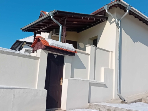 Къща в с. Пелишат, Област Плевен - 110 кв.м за 1082 €/кв.м - Снимка #1