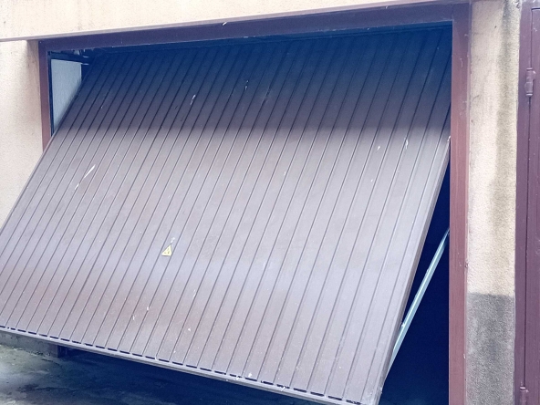 Гараж / Паркомясто в Благоевград, Ален мак - 30 кв.м за 1034 €/кв.м - Снимка #1