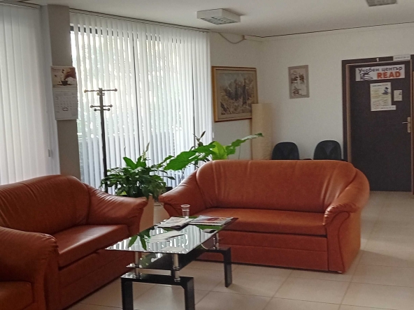 Офис в Кърджали, Възрожденци - 99 кв.м за 52 €/кв.м - Снимка #1