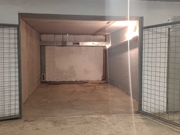 Гараж / Паркомясто в София, Слатина - 22 кв.м за 2137 €/кв.м - Снимка #1