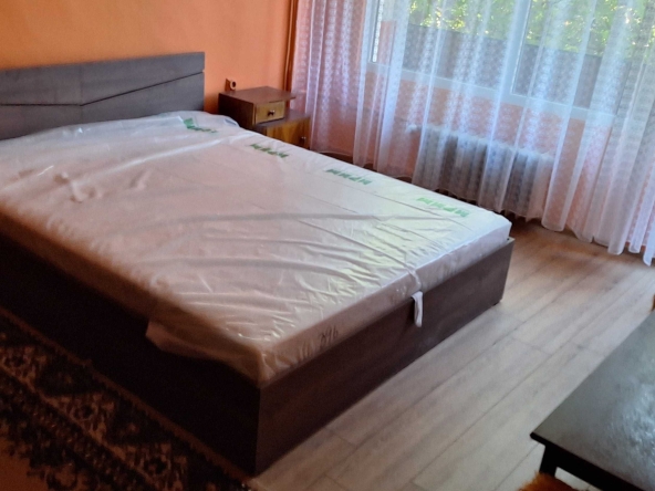 Дава се под наем Едностаен апартамент в Плевен, Идеален център - 40 кв.м за 204 € - Снимка #1