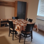 Дава се под наем Тристаен апартамент в Благоевград, Идеален център - 95 кв.м за 357 € - Снимка #1