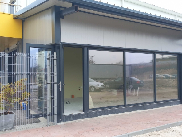 Дава се под наем Офис в Пловдив, Каменица 1 - 24 кв.м за 244.8 € - Снимка #1