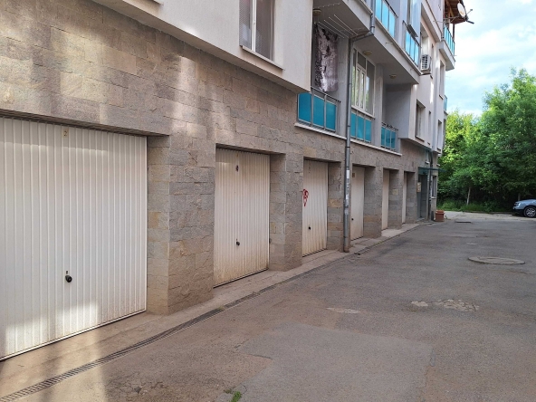 Гараж / Паркомясто в София, Дружба 1 - 19 кв.м за 3211 €/кв.м - Снимка #1