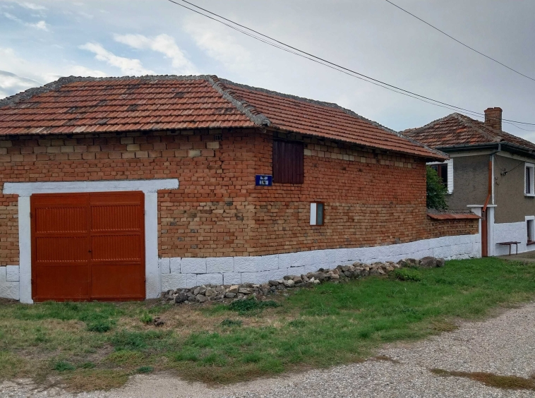Къща в с. Екзарх Йосиф, Област Русе - 96 кв.м за 260 €/кв.м - Снимка #1
