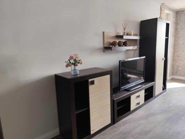 Дава се под наем Тристаен апартамент в София, Център - 85 кв.м за 750 € - Снимка #1