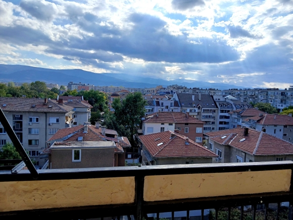 Четиристаен апартамент в Пловдив, Коматевски възел - 150 кв.м за 1000 €/кв.м - Снимка #1