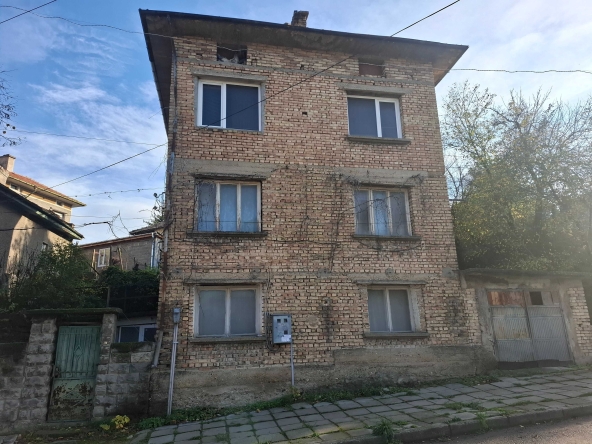 Къща в Велики Преслав - 225 кв.м за 340 €/кв.м - Снимка #1