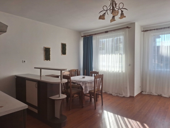 Дава се под наем Тристаен апартамент в Варна, Автогара - 90 кв.м за 561 € - Снимка #1