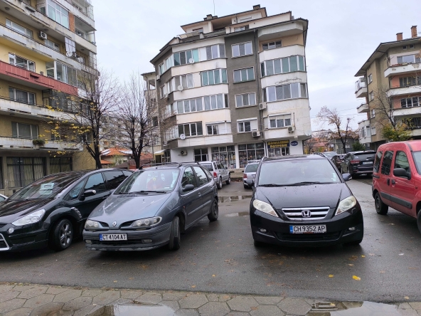 Магазин в Казанлък - 85 кв.м за 1020 €/кв.м - Снимка #1