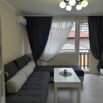 Дава се под наем Тристаен апартамент в Девин - 72 кв.м за 49.47 € - Снимка #1