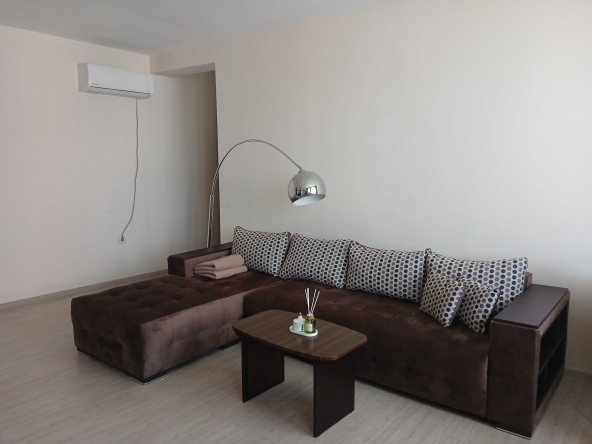 Дава се под наем Двустаен апартамент в Несебър - 50 кв.м за 448.8 € - Снимка #1