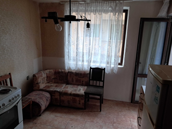 Дава се под наем Двустаен апартамент в Бургас, Възраждане - 60 кв.м за 225 € - Снимка #1