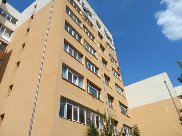 Тристаен апартамент в Разград, Бели Лом - 72 кв.м за 850 €/кв.м - Снимка #1