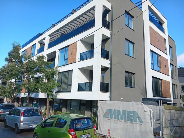 Тристаен апартамент в София, Гоце Делчев - 106 кв.м за 2736 €/кв.м - Снимка #1