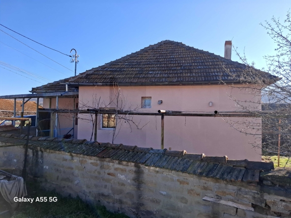 Къща в Горна Оряховица - 100 кв.м за 612 €/кв.м - Снимка #1