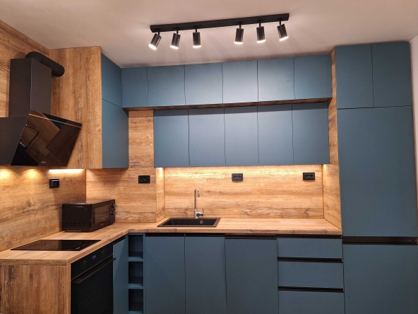 Дава се под наем Двустаен апартамент в Пловдив, Христо Смирненски - 70 кв.м за 663 € - Снимка #1