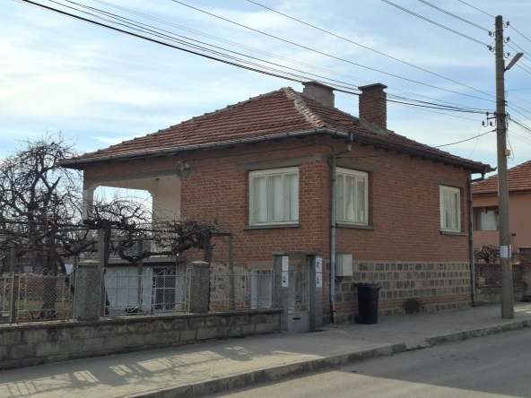 Къща в с. Чешнегирово, Област Пловдив - 170 кв.м за 883 €/кв.м - Снимка #1