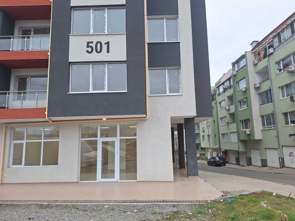Дава се под наем Магазин в Бургас, Меден рудник - зона В - 96 кв.м за 510 € - Снимка #1