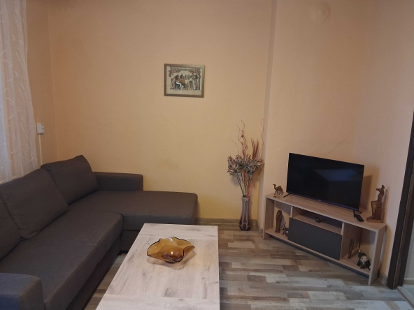 Дава се под наем Двустаен апартамент в Варна, Младост 1 - 60 кв.м за 420 € - Снимка #1